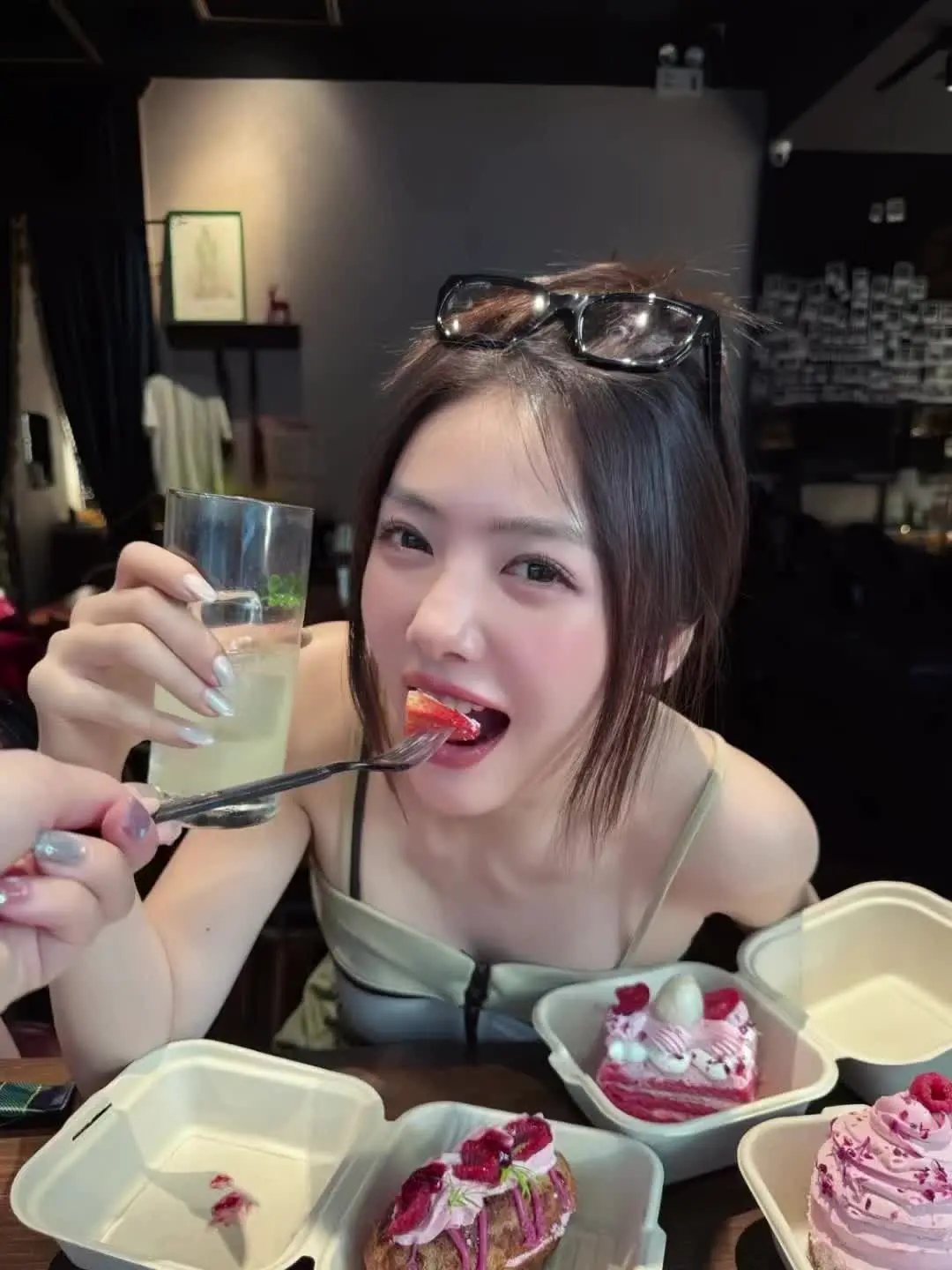 朋友劝我可别傻 但她笑真的好甜