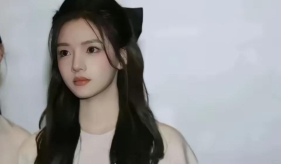 终于知道为什么任敏不愿意承认自己不好看了？都是不上镜惹的祸呀…… ​​​