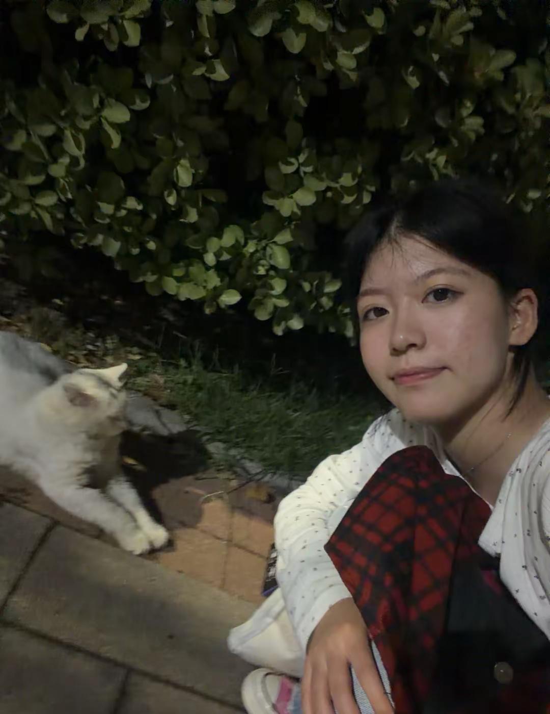 我好想你呀。你在干嘛?在看书吗?在写歌吗还是在练舞?放下手机的日子里，你的一切我
