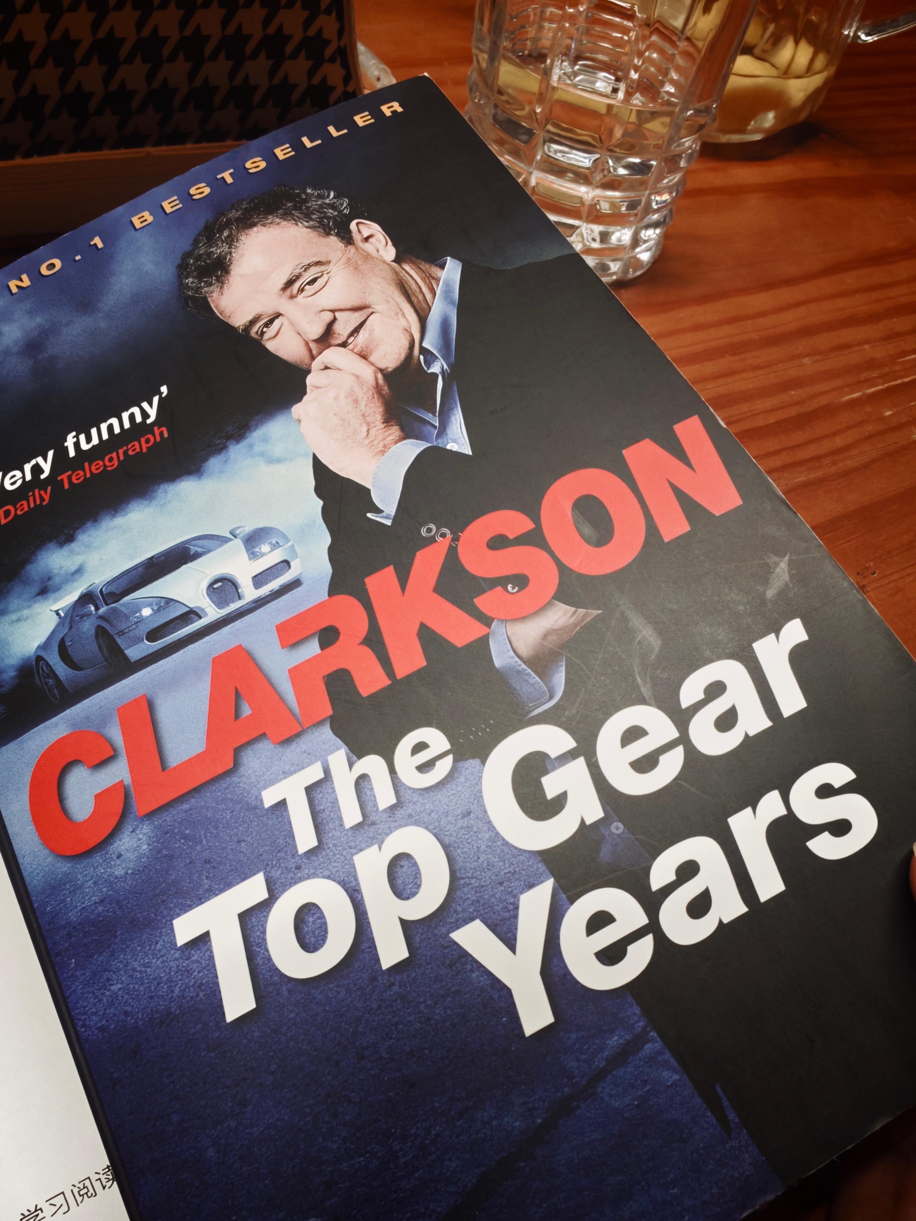这本书是大猩猩Jeremy Clarkson在英国《Top Gear》杂志里写的