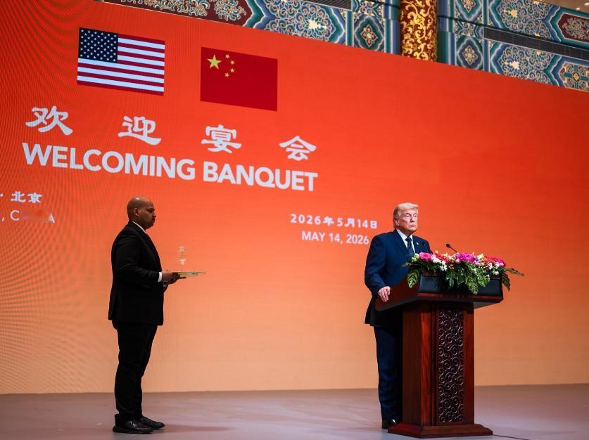 特朗普说：“中国有气派的宴会厅，美国也应该有！

特朗普在自己的社交平台上发了一