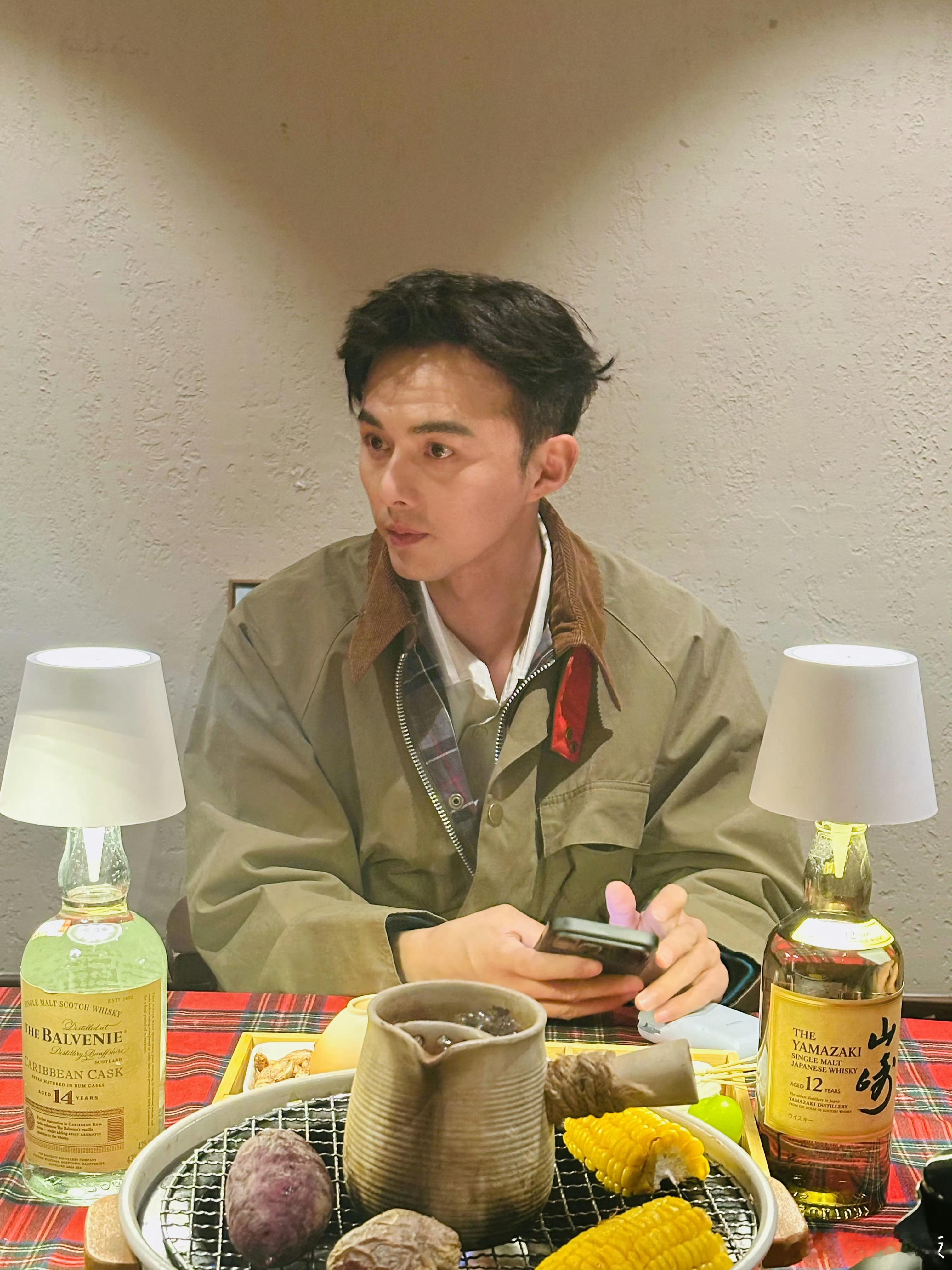 叶祖新吃酸菜鱼被鱼刺卡了叶祖新现在没法回应种了多少地 我们至今仍不知道互联网上关