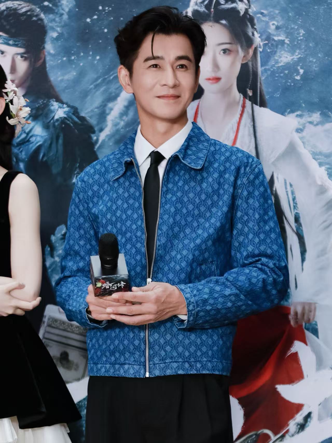 乔振宇暗河传桂林话人传人了乔振宇的家乡话太有感染力！《暗河传》苏喆黑衣长袍配桂林