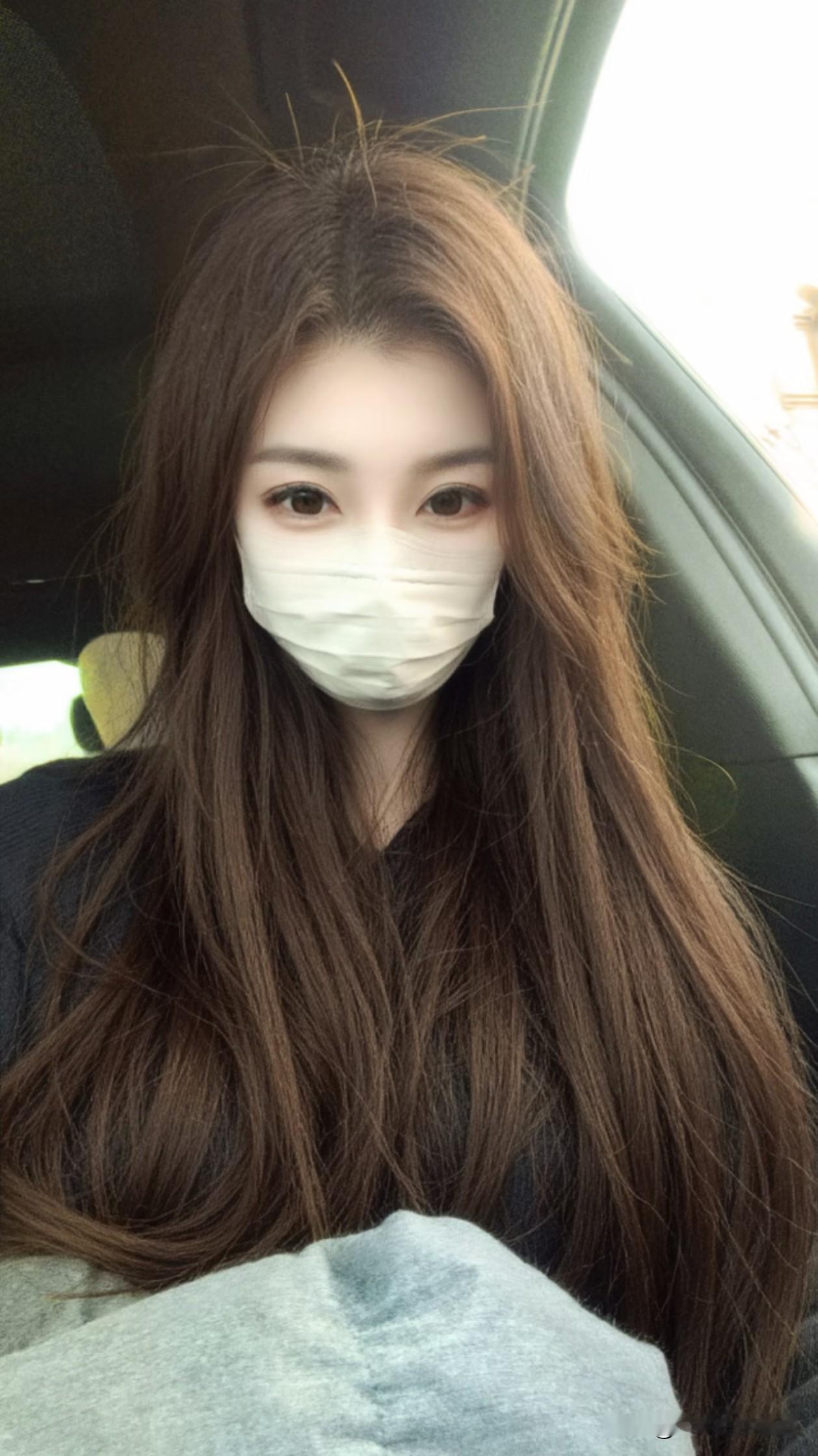 成年人的世界哪有容易? 容易胖，容易老，容易睡不着[笑哭]