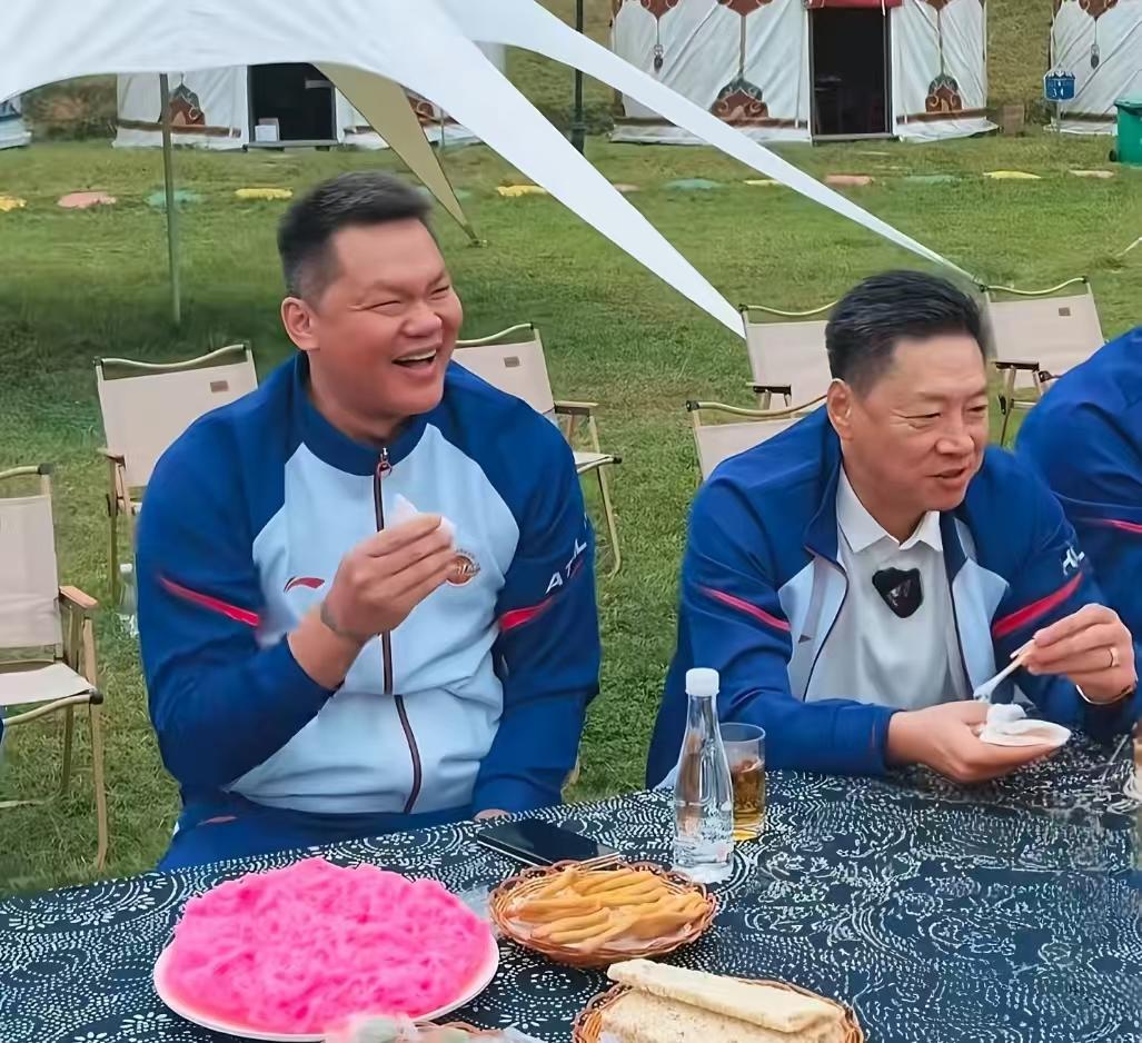 朱芳雨、李春江互动频繁，有望组建新球队，徐昕签证已办留洋定了，杜锋教练瘾犯了
广