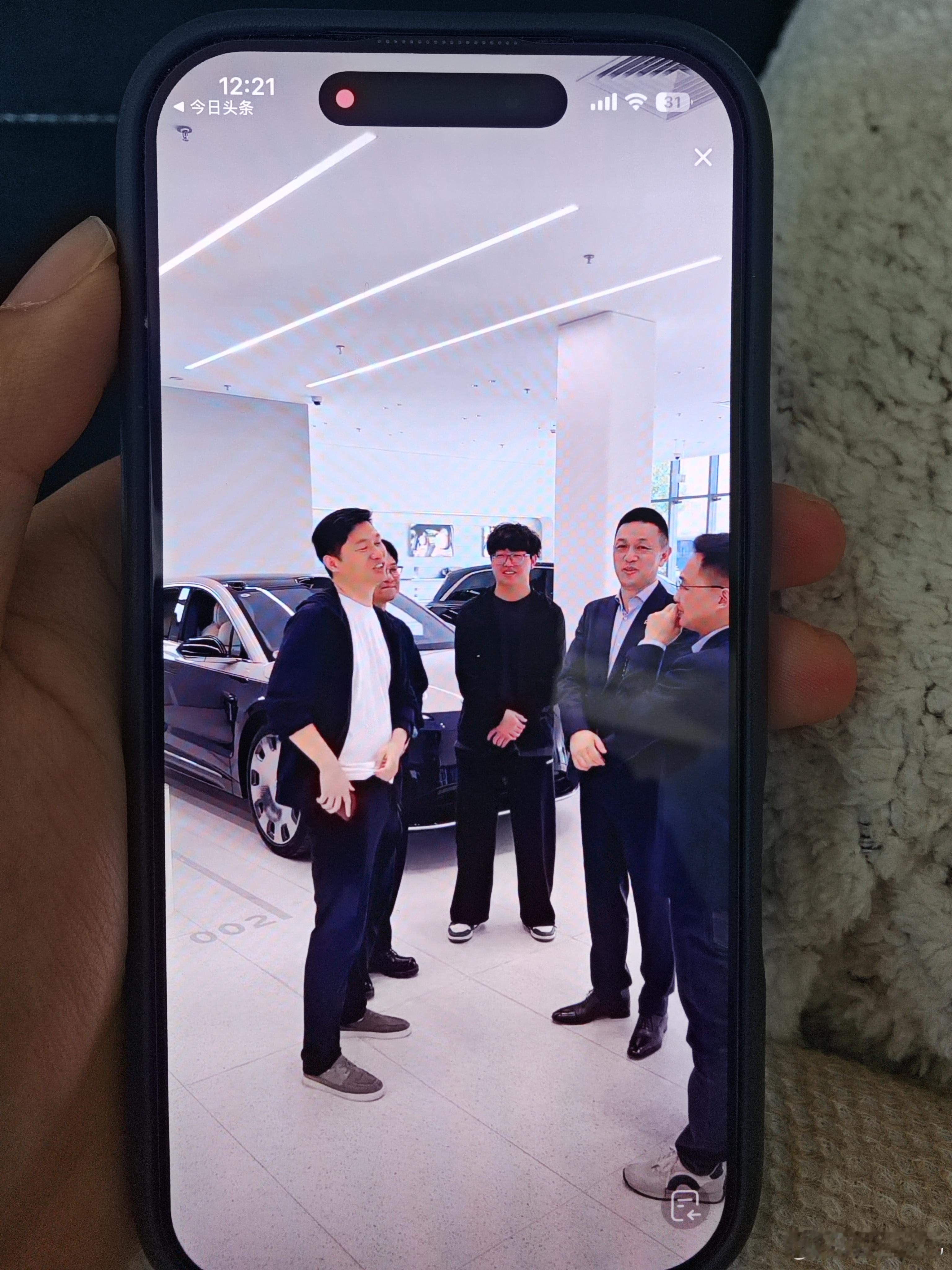 北京车展忙碌之后 斌哥马不停蹄来的蔚来F1工厂给用户交车并且准备L80发布会内容