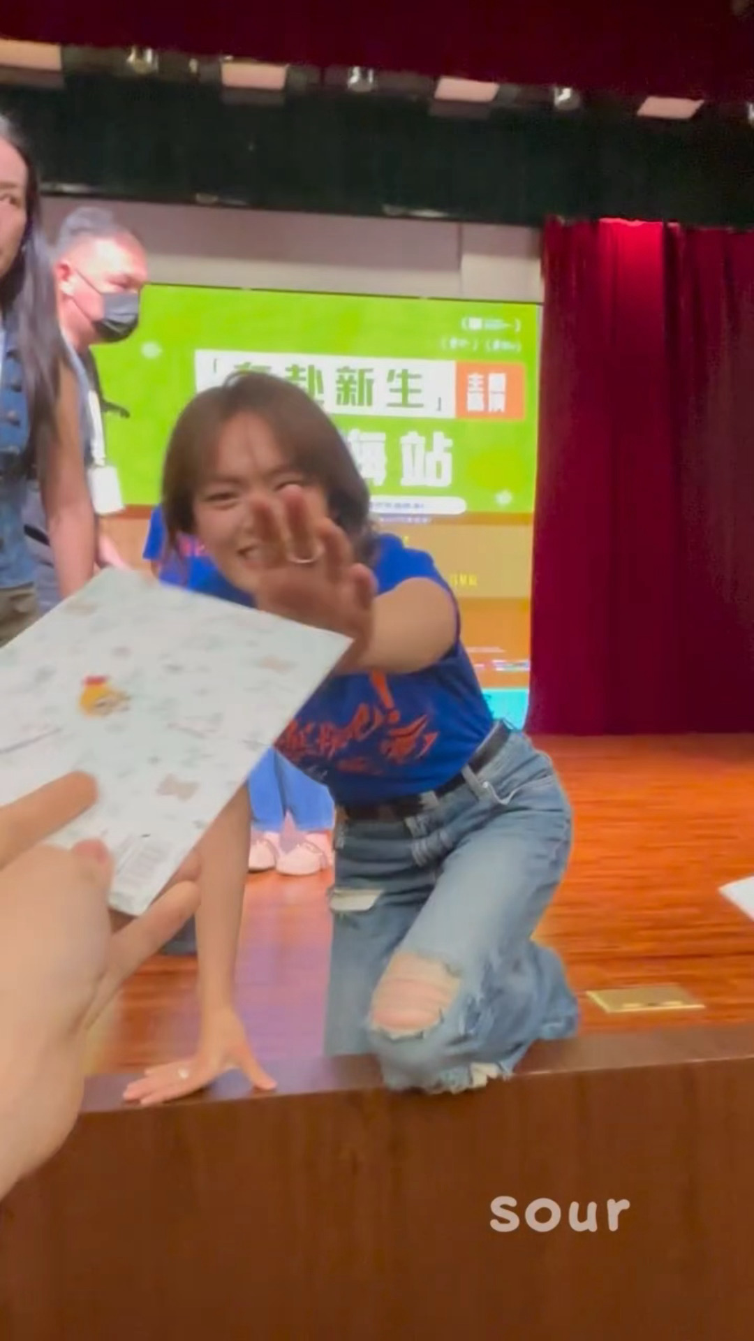 我信任的 交心的 交流的 心与心的 我爱的 文淇姐 单膝跪地接信🆘🥹 ​​​