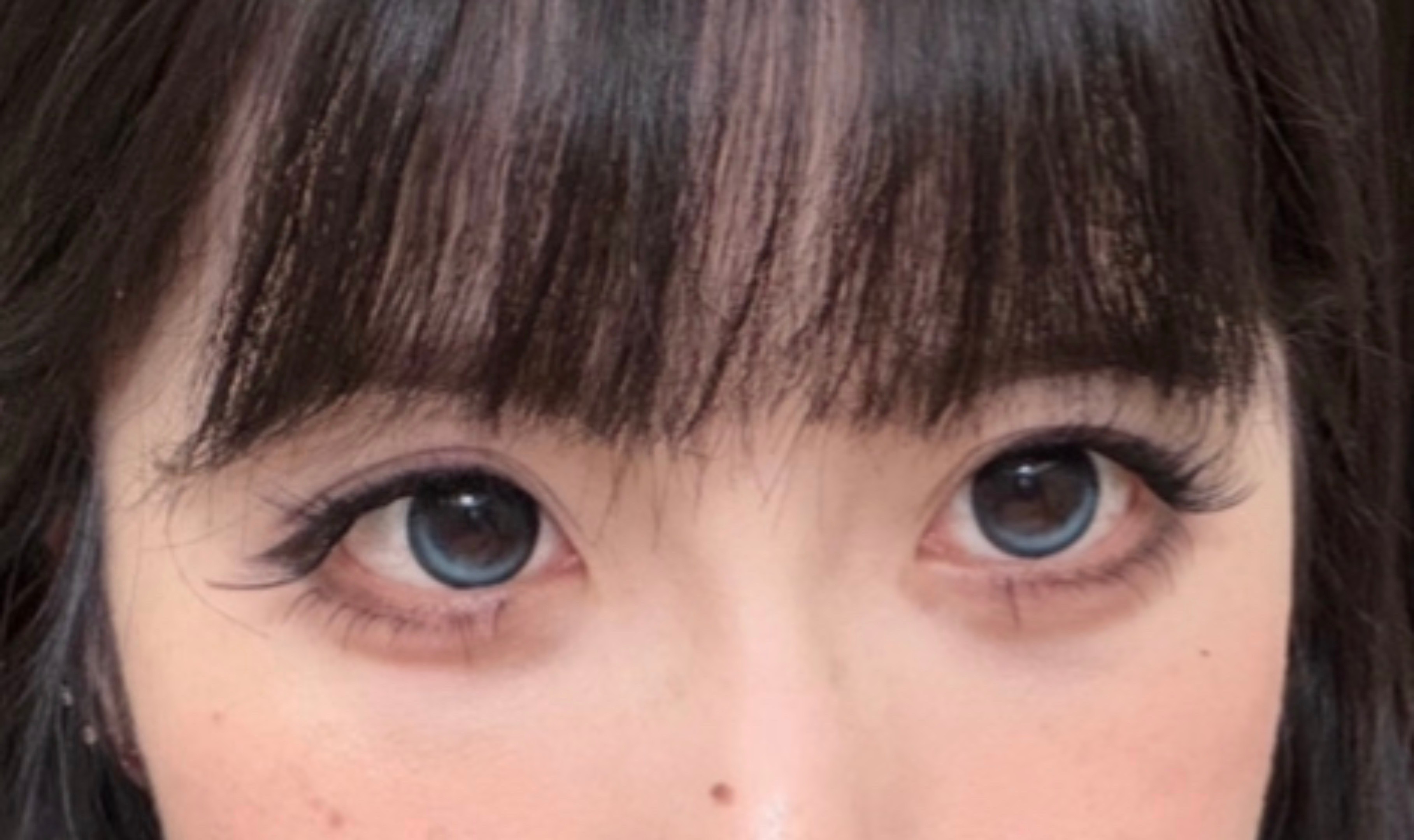 今天一天的行程大早上起来化妆 换高光美瞳了嘿嘿好好看 