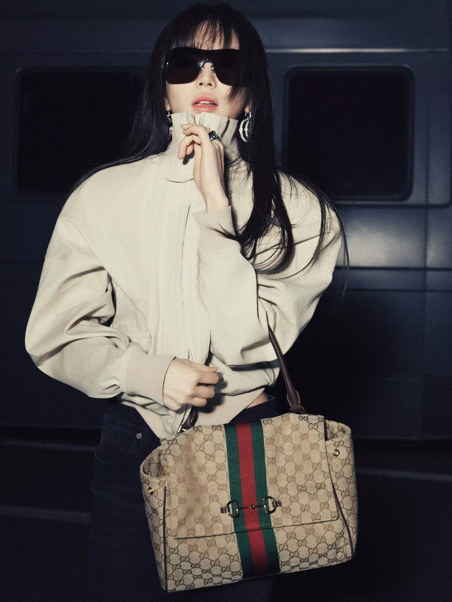 田曦薇全新gucci大片拍的很适合估计快官宣title了 