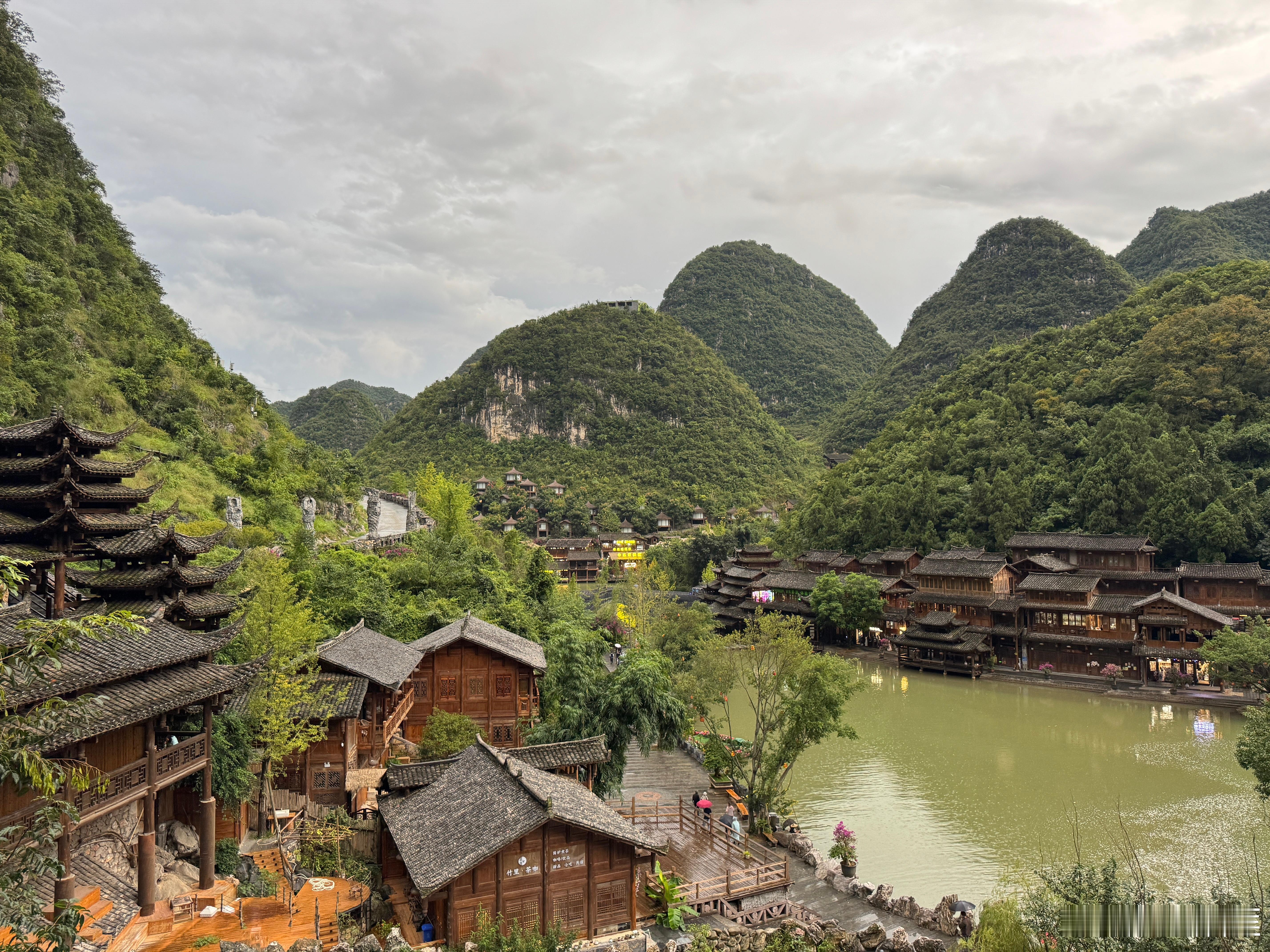年关行情，不要太激进！！！注意控制仓位！！！过年的猪🐷养不大了，该玩就玩，赚钱