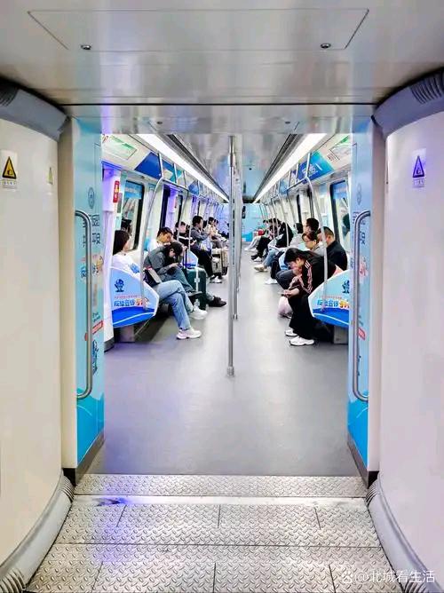 城市公共交通无小事

近期去了几个城市游玩，在享受旅游快乐的同时，也遇到一些令人