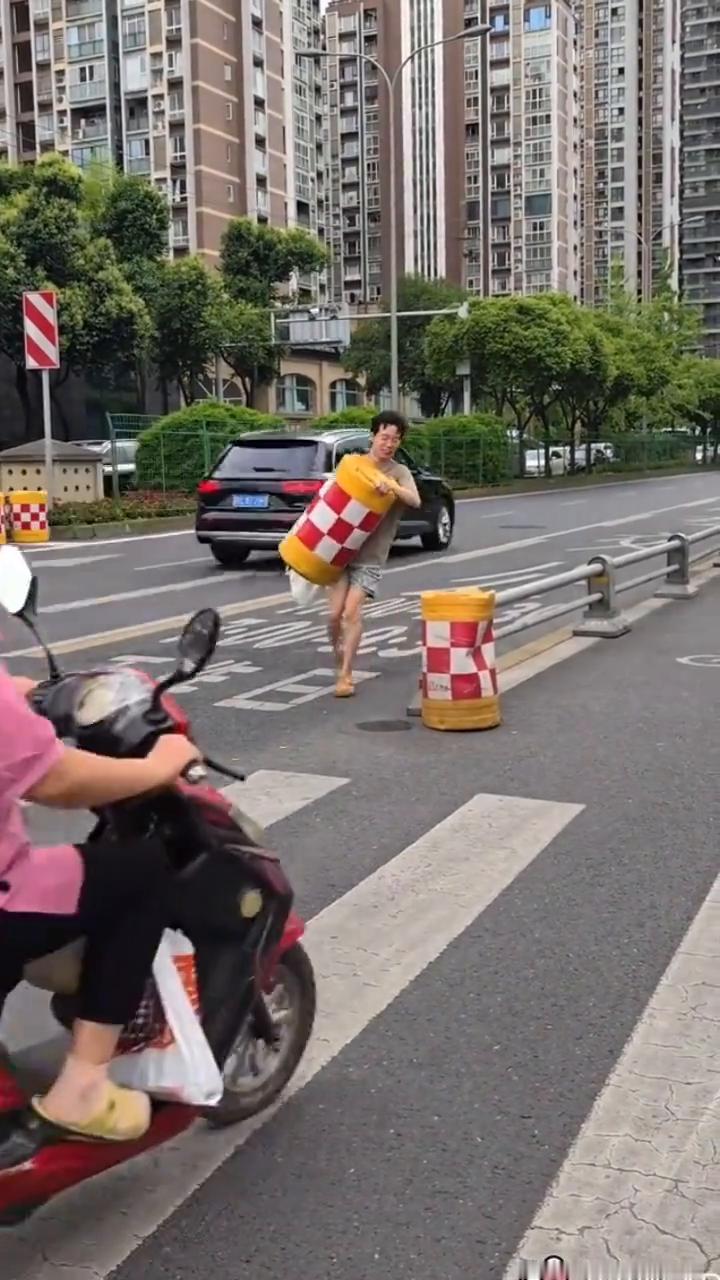 今天干了一件比较爷们儿的事。