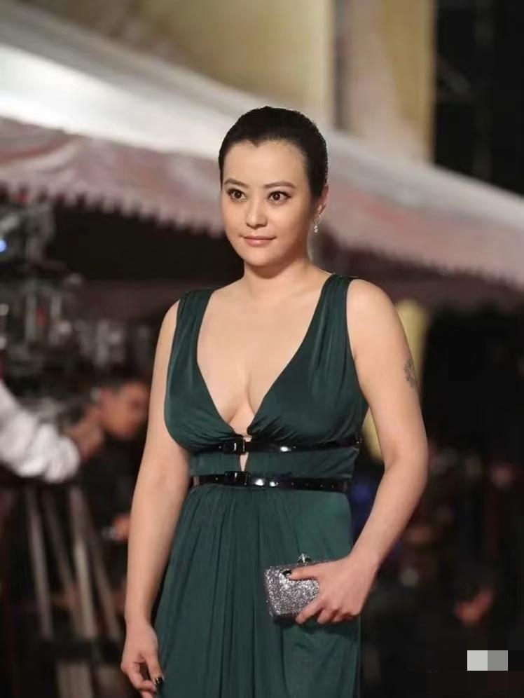 [中国赞]难怪当年邓超放弃了郝蕾，选择了孙俪，今天终于知道为什么了。郝蕾真的是一