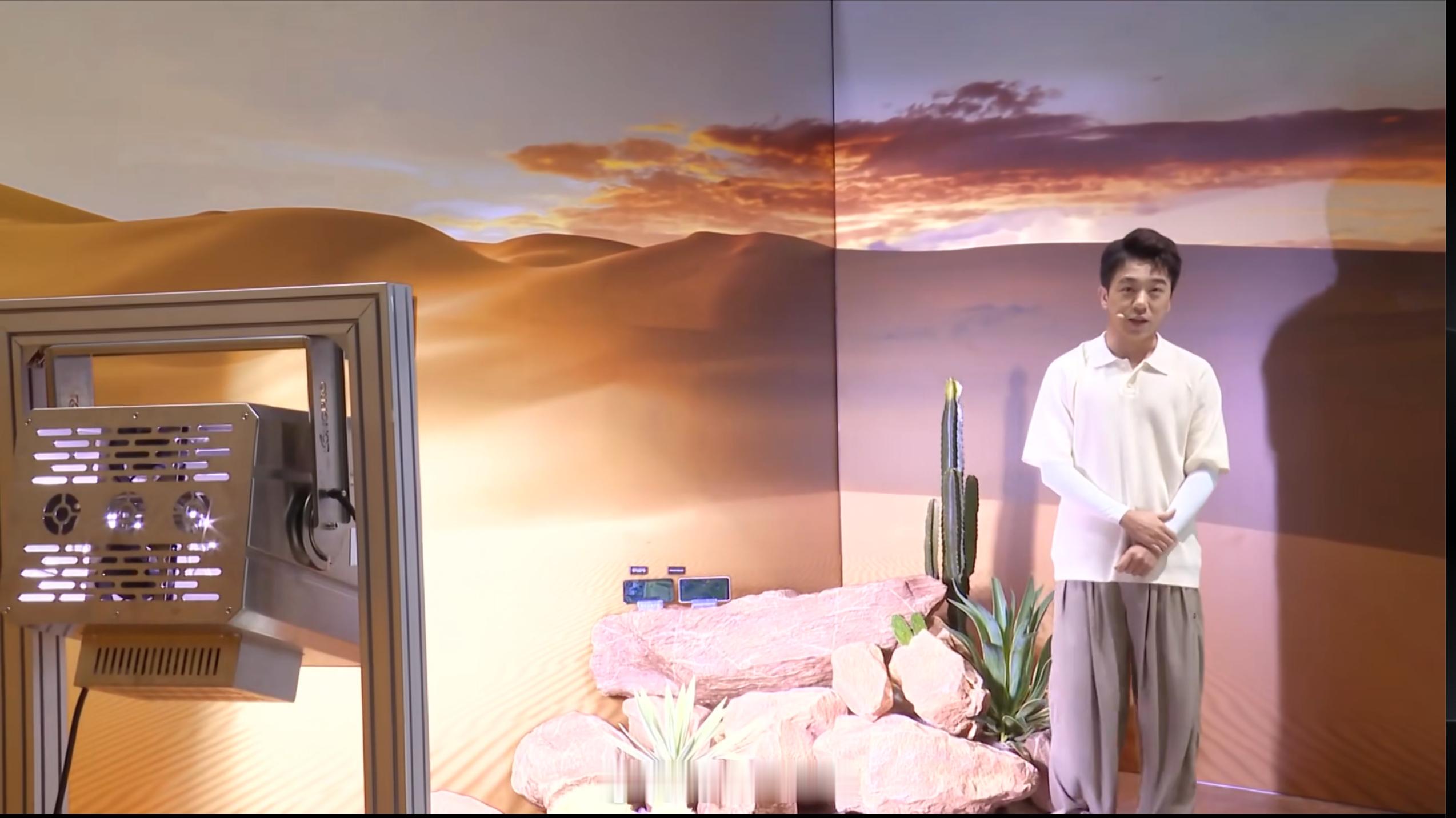 OPPO 会整活，把吐鲁番沙漠 手机夏测 搬到了东莞发布会现场，友商骁龙 8s 