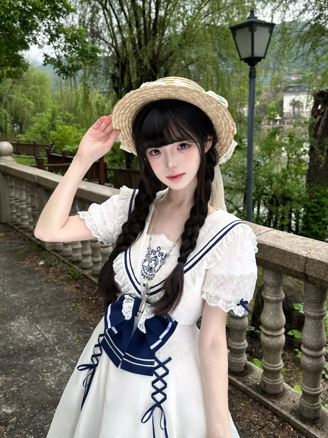 人总是喜欢反季节的东西就像幸福后知后觉。