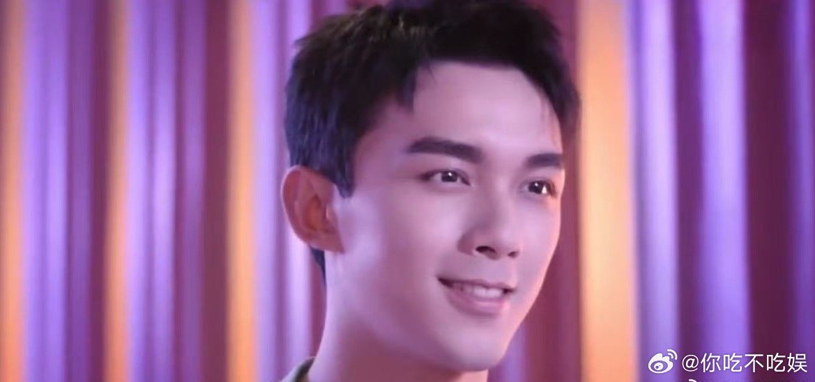 吴磊现在怎么成这个样子了，感觉男明星也要做点保养啊 
