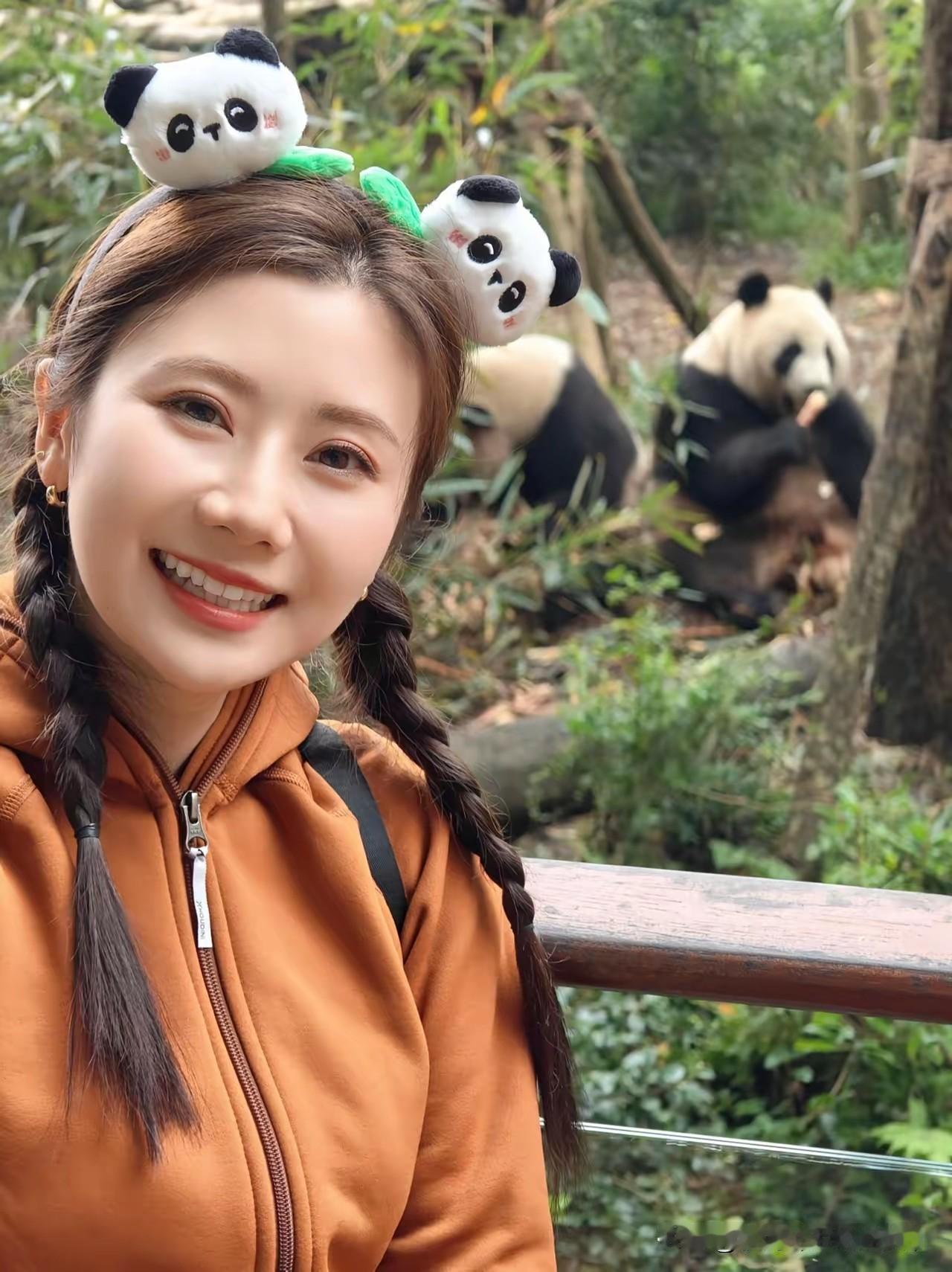 福原爱说:
虽然生过2个孩子，
但这1胎依然很担心。
两胎都在中国生的她，这次要