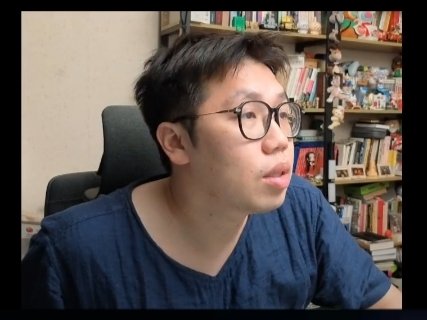刚刚冒出一个想法，不知道有没有人能get到萌点，就是宋芋圆他眉毛后半截不是特别稀