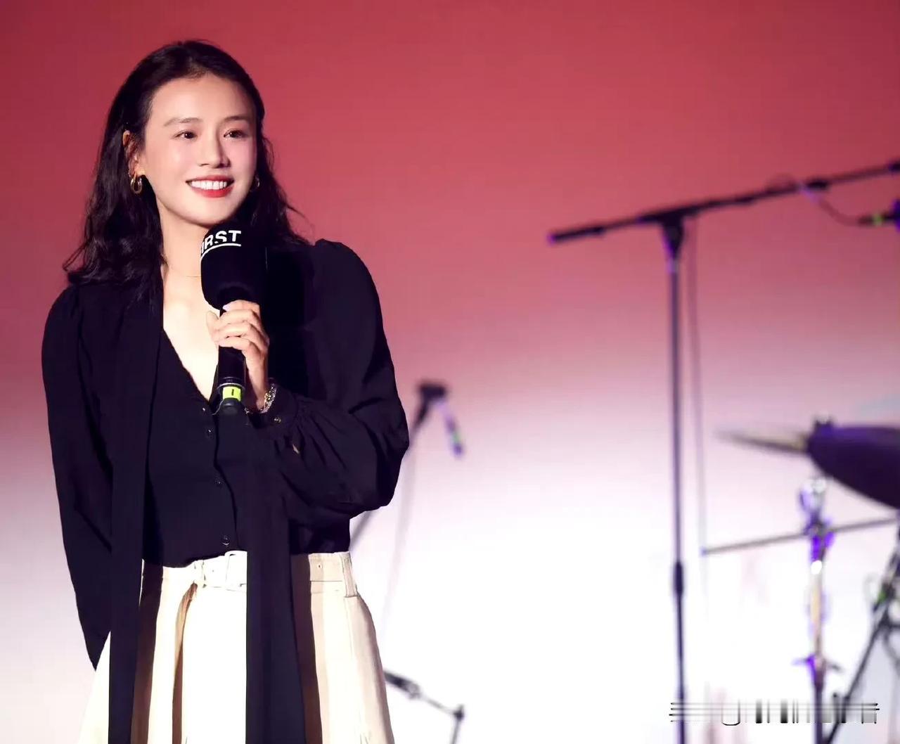 马思纯越来越有蒋雯丽的感觉了，马思纯演戏的演技真的不比她小姨蒋雯丽差，甚至如今看