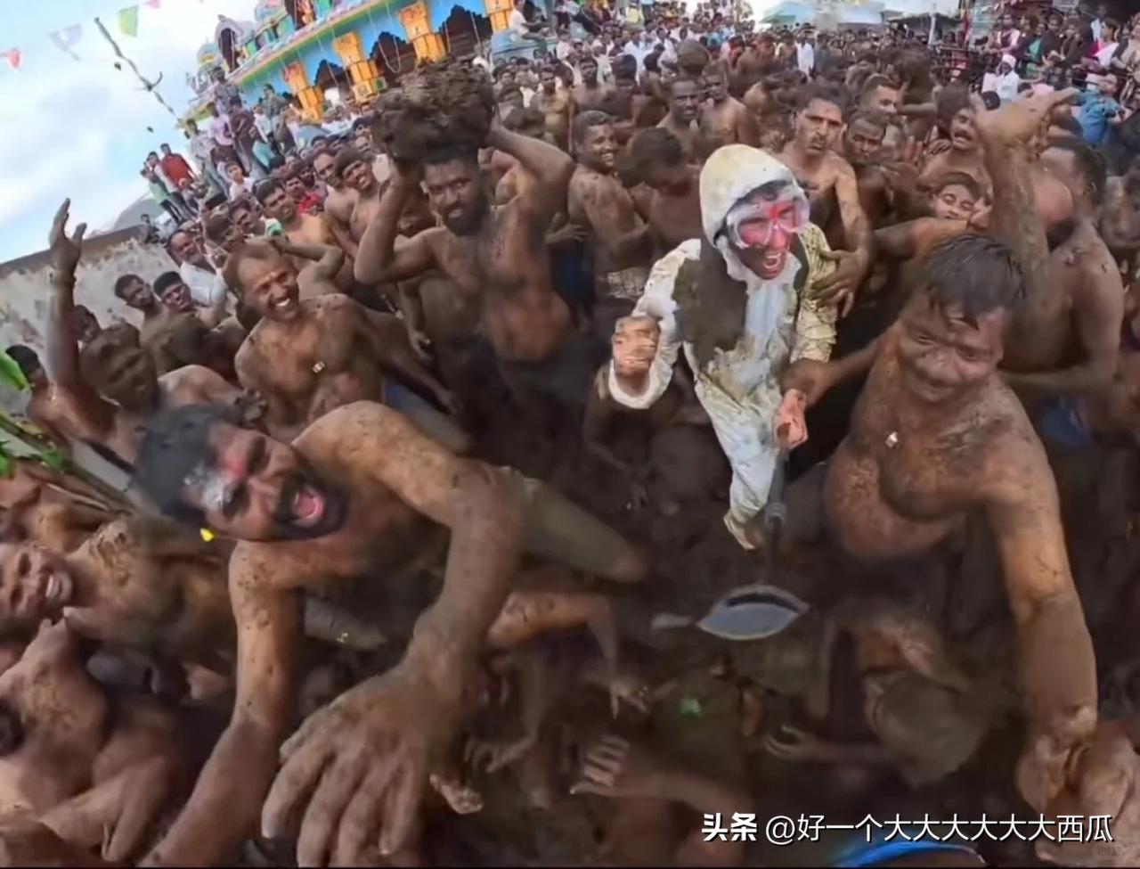 其实印度人并不觉得泼粪节有什么问题，
因为有一个客观事实是印度把牛作为神明在看待