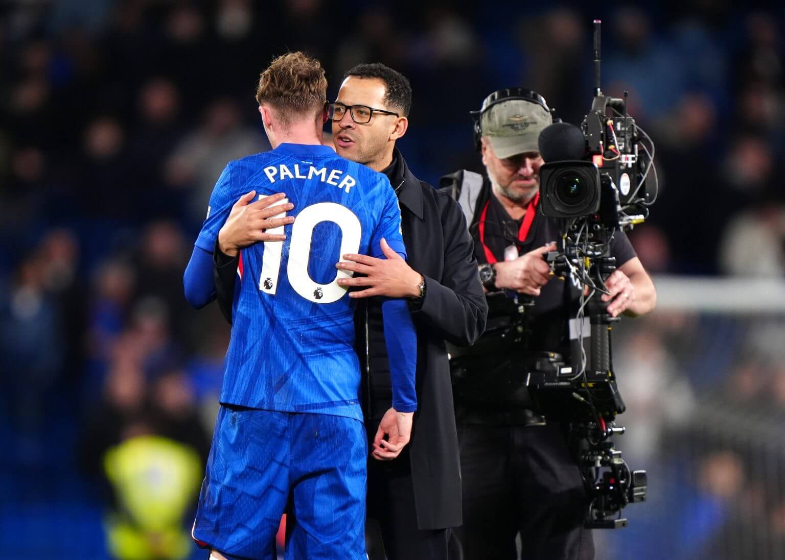 TA：帕尔默因腹股沟受伤从 9 月到 12 月休战了两个多月，他此次的复出正在被