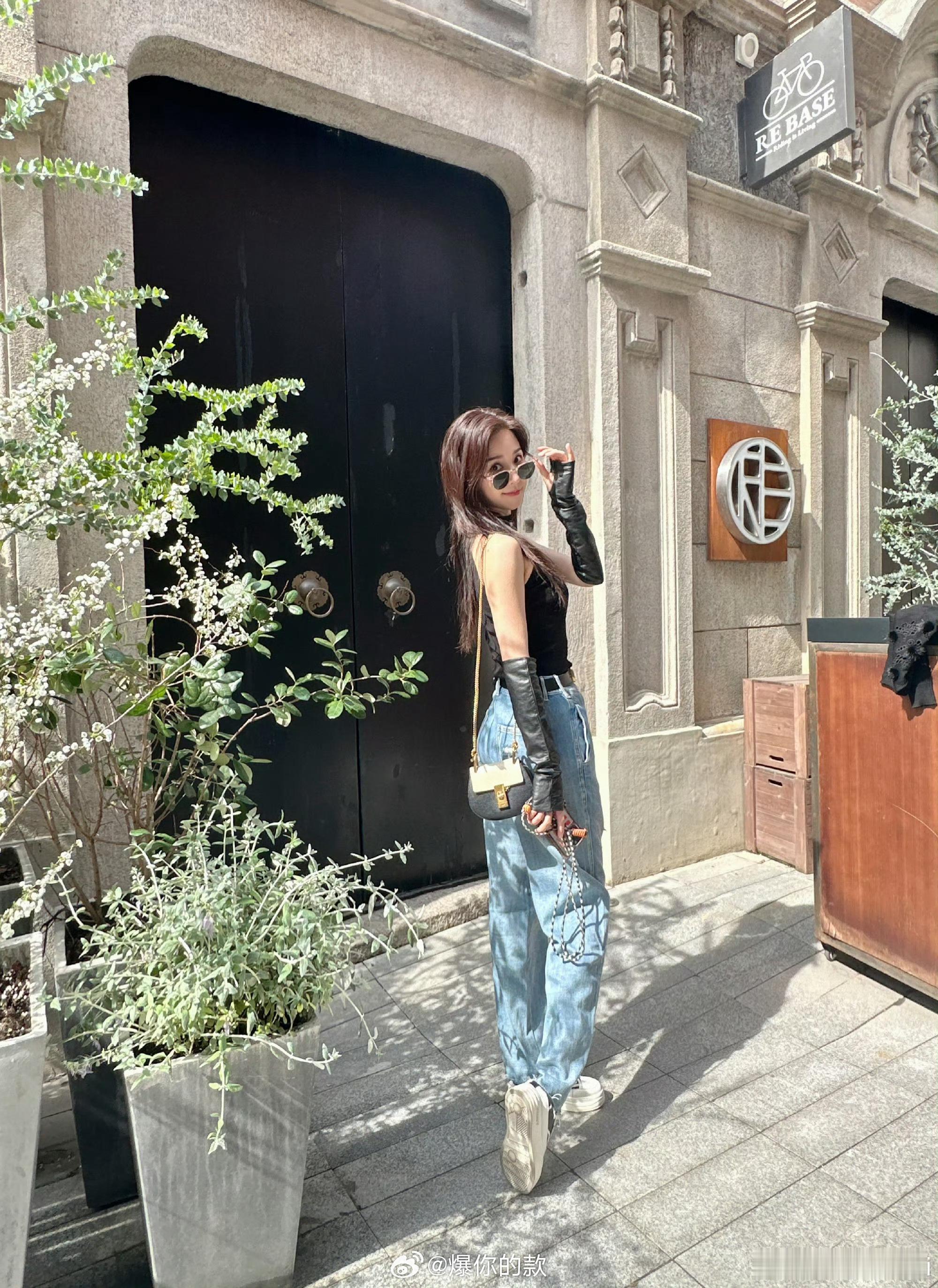 演员吴佳尼求职浪姐吴佳尼浪姐求职别人投简历去公司，吴佳尼投简历去湖南广电。这波“