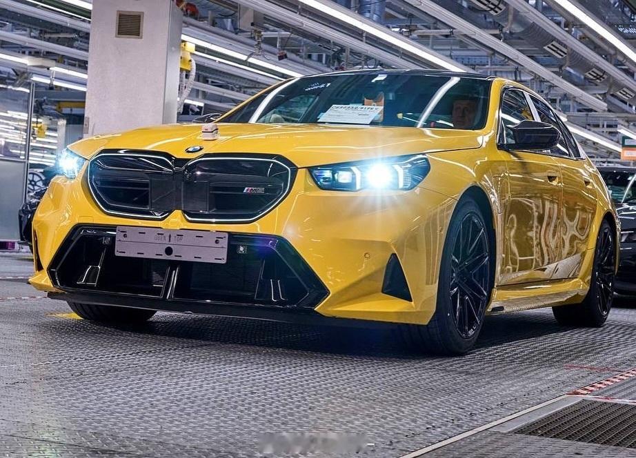 Speed Yellow的G90 M5感觉怎么样[doge] ​​​