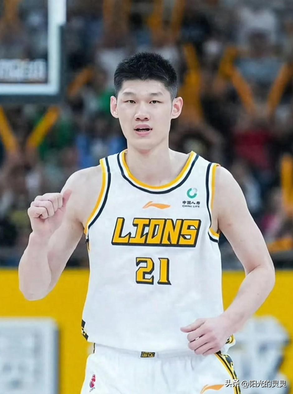 寄希望中国男篮。
为打好男篮世界杯预赛，中国男篮同澳大利亚和荷兰队进行了两场热身