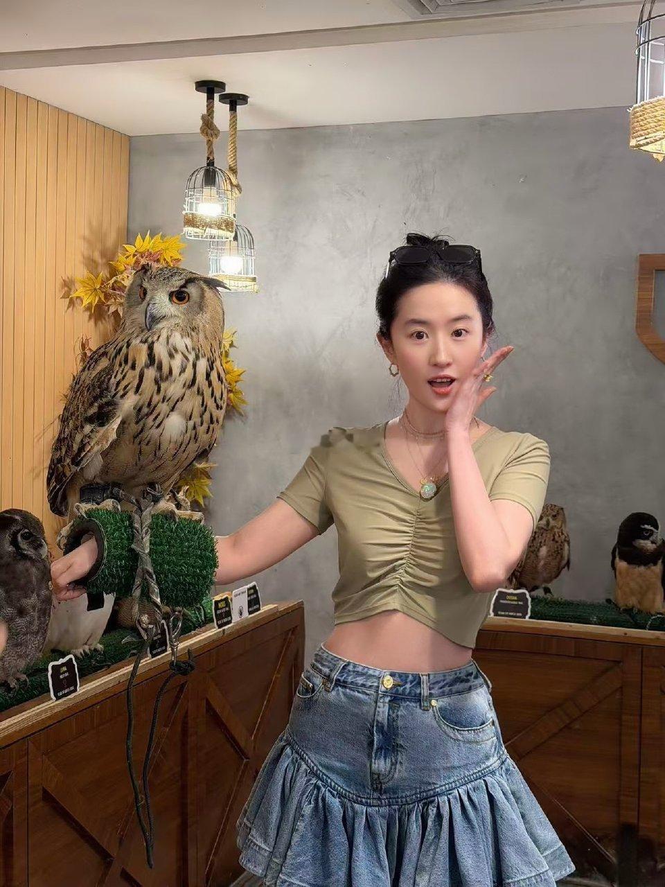刘亦菲这也太瘦了吧 