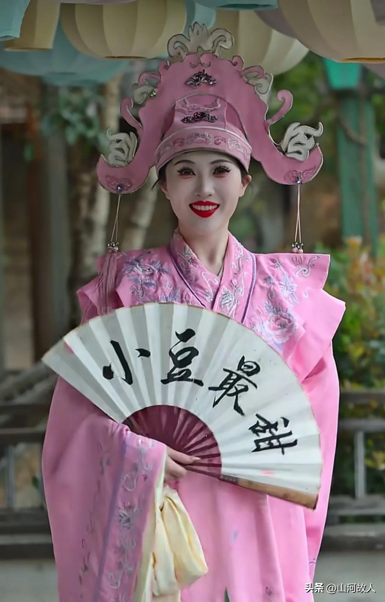 痛心！宋城知名演员小豆子猝然离世，还不到30岁，直播头疼下播竟成最后身影！

 