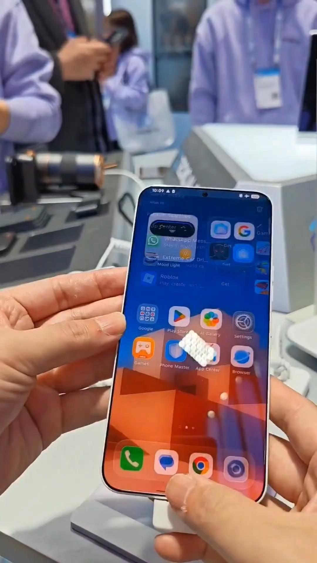 【数据时刻】据爆料，下一代旗舰，大概率能见到这种极窄LIPO封装工艺，保守估计是