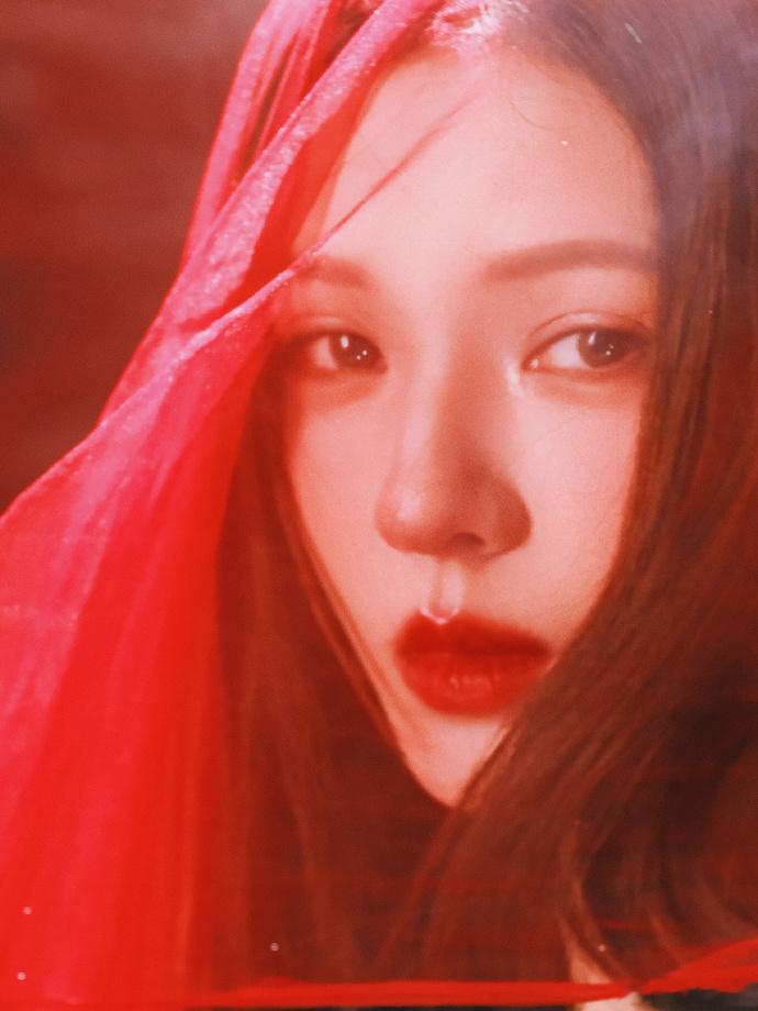 张予曦女鬼新娘张予曦女鬼味 张予曦红纱红唇女鬼新娘太是内味了，人怎么可以美成这样