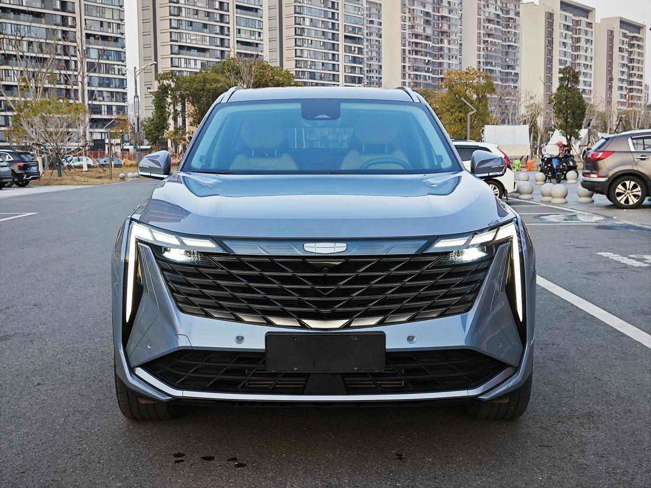 📉 二手博越L能买，但不用太关注保值率
这几天博越L因为小蓝灯版11.99万、