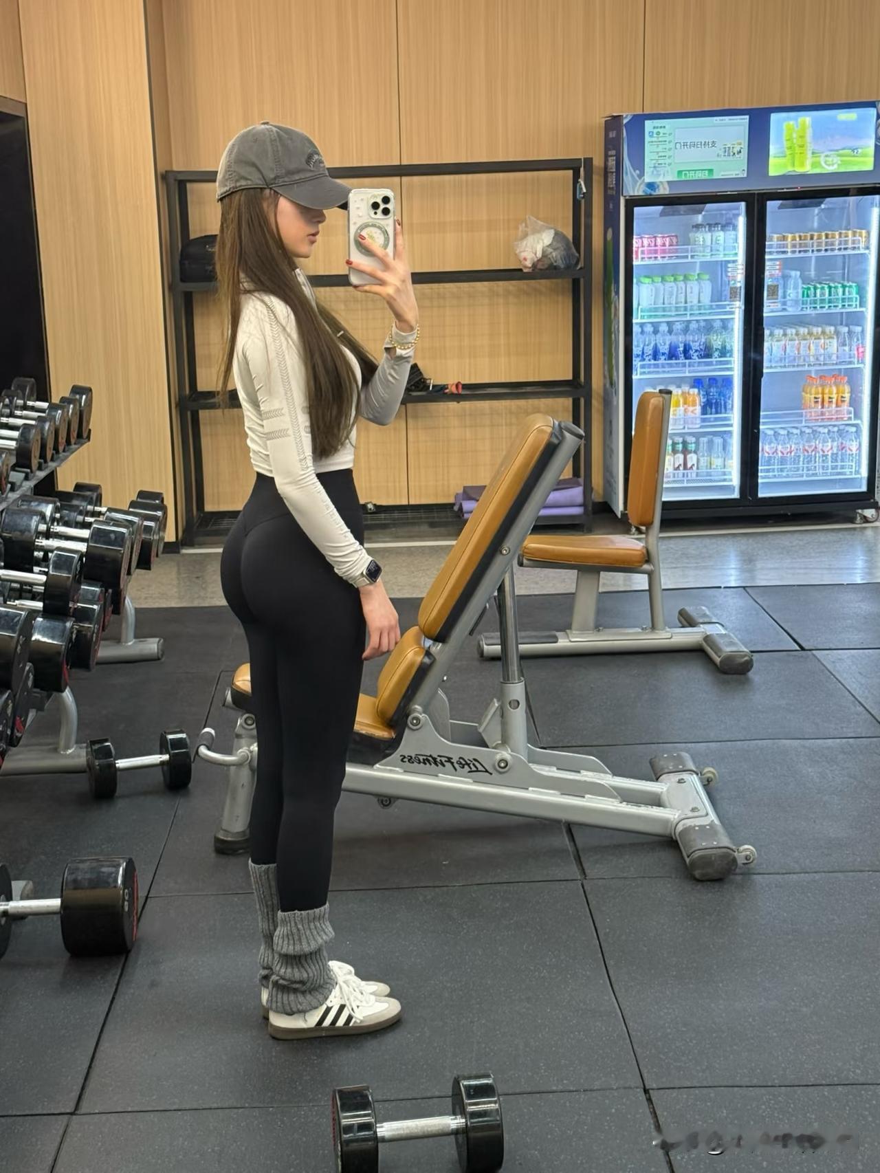 一夜之间
这座城市突然就冷了
大家千万要注意保暖
要按时吃饭，还要开心[比心]