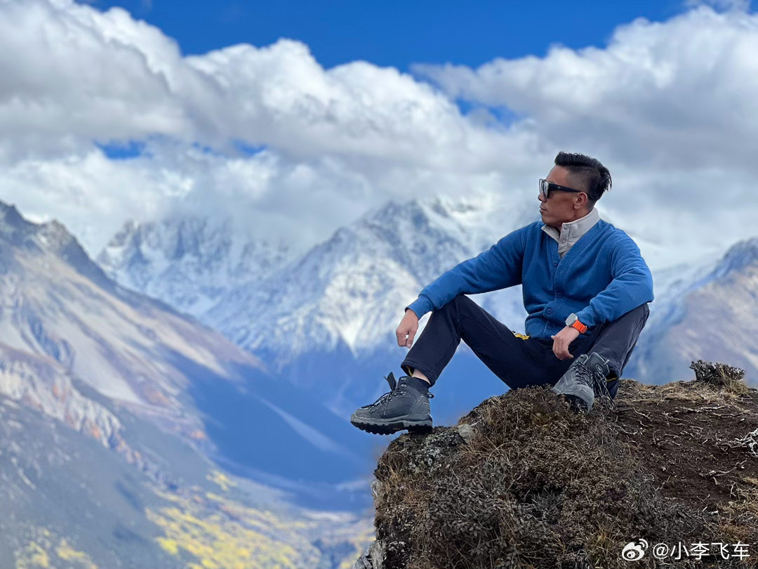 小李飞车 李副总虽然年轻，但却是一名23年党龄的老党员！党旗所指，便是心之所向。