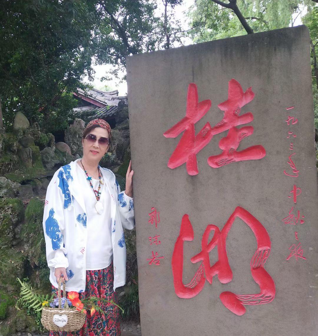 桂湖荷韵，夏日清梦

七月仲夏的成都，暑气渐浓。然而位于新都区的桂湖公园，却是一