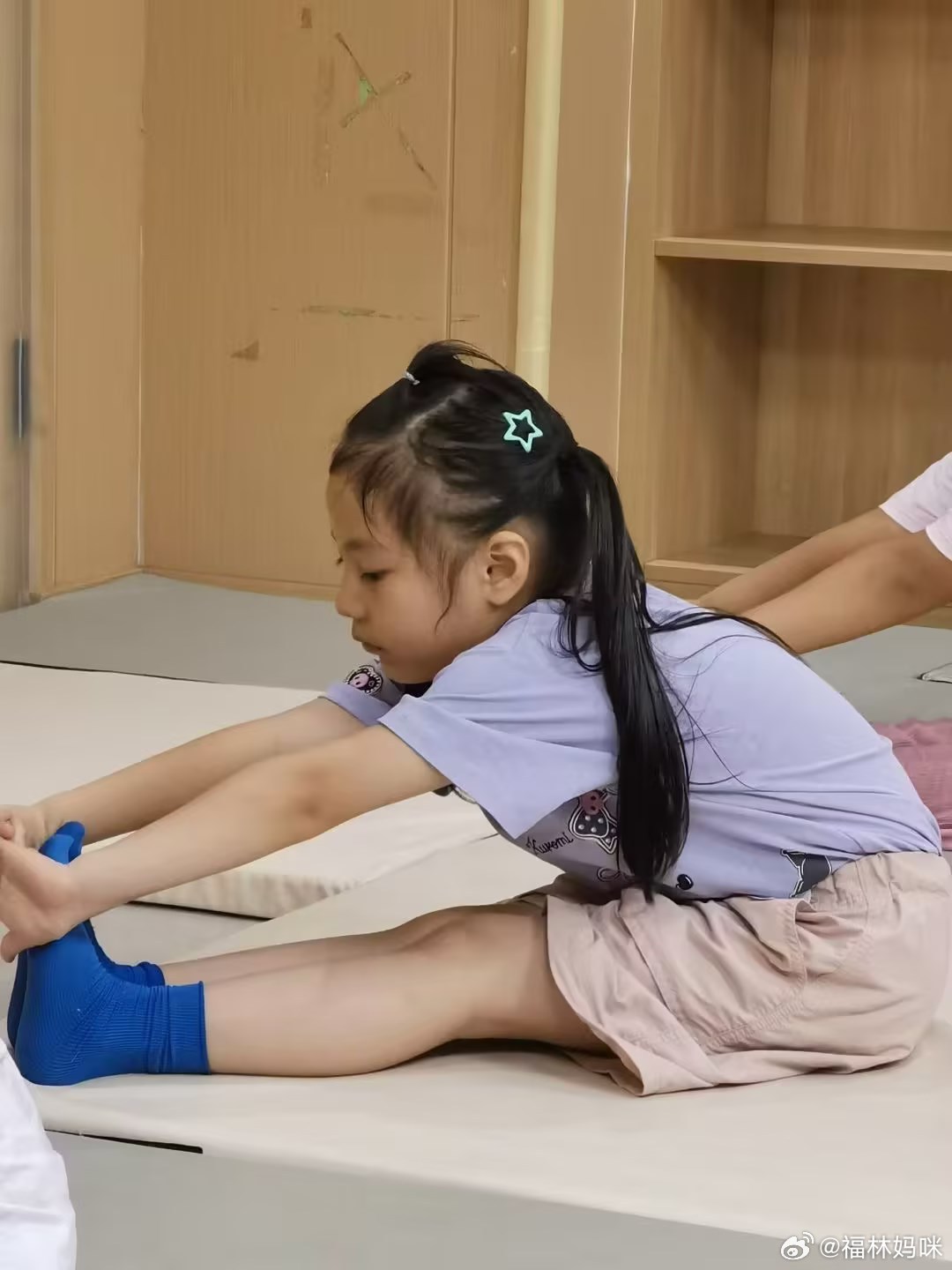 认真学舞蹈的样子好可爱~人间值得处带娃随手拍 ​​​