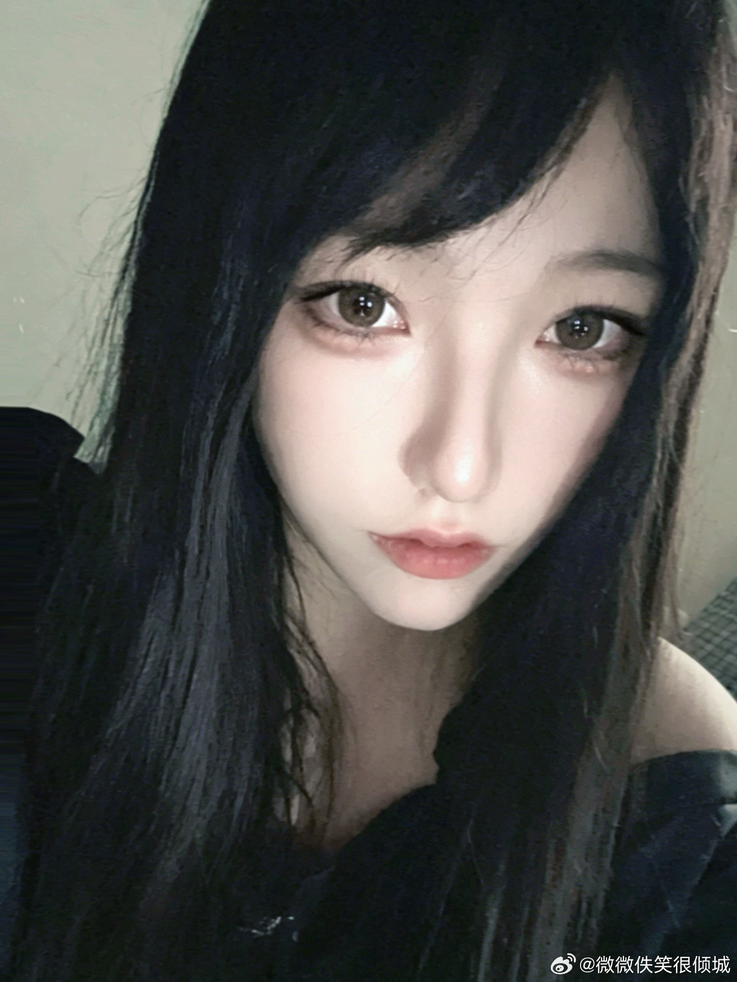 我真感觉这张好怪呀，但我又看不出来到底有什么毛病 