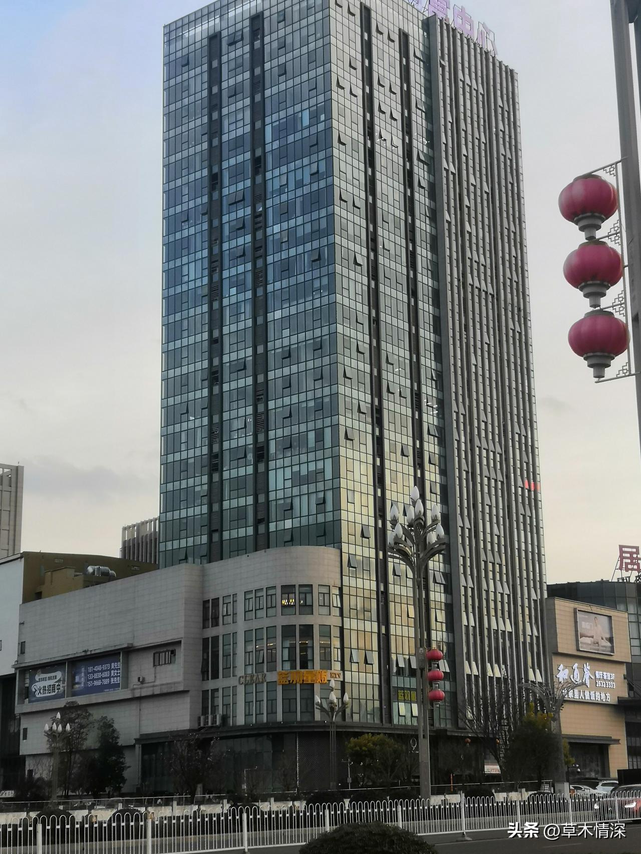 广汉宝宝节
每年到了正月十六这一天。广汉市都显得非常热闹，特别是在承办公园的这个