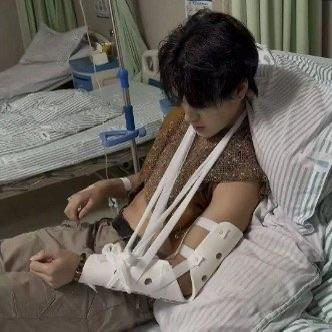 最近出了件让人特别生气的事，甘肃嘉峪关一个景区里做NPC的程先生，本来好好在上班