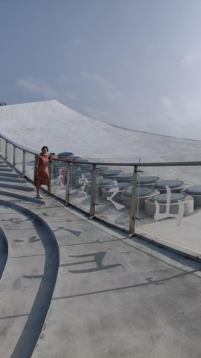 《1977年恢复高考的试卷发的是白纸》
时光一逝永不回，往事只能回味；
梅花香自