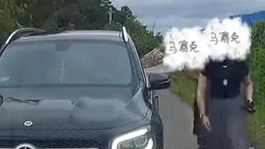 最近的几个热点，你们都看了吗？
1.武汉大学图书馆事件，杨同学（女）、肖同学、武