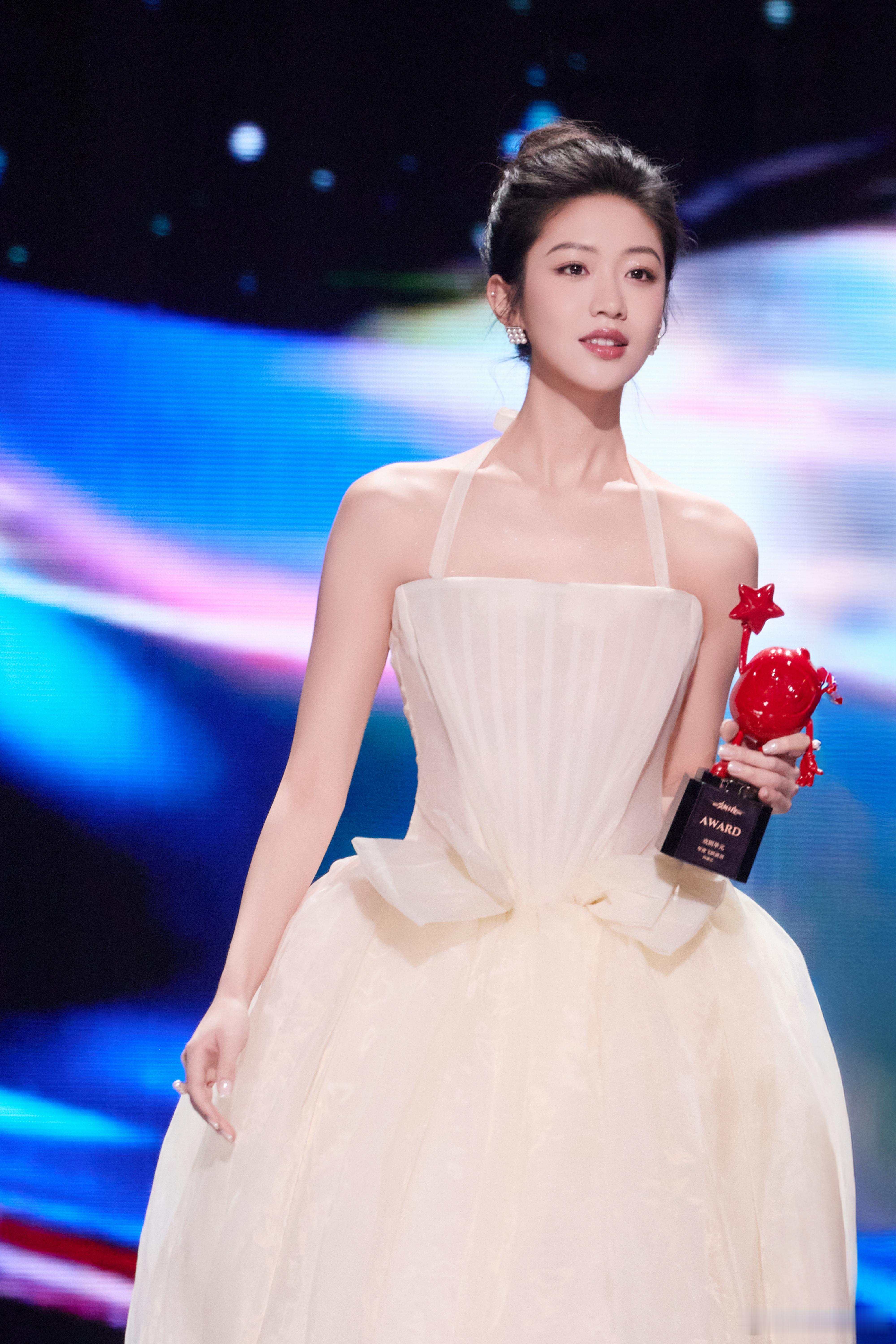 向涵之2025爱奇艺尖叫之夜