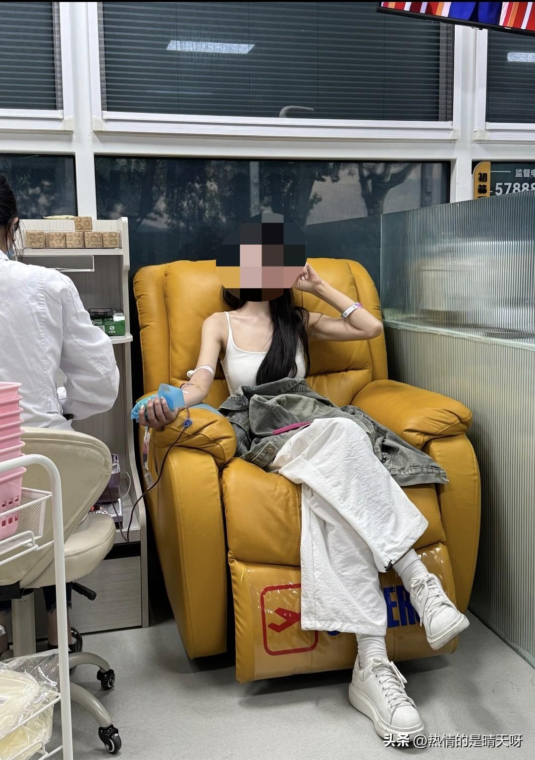 发现没？当社会需要你的时候，他没有任何门槛。比如献血，不需要征信良好，不需要交社