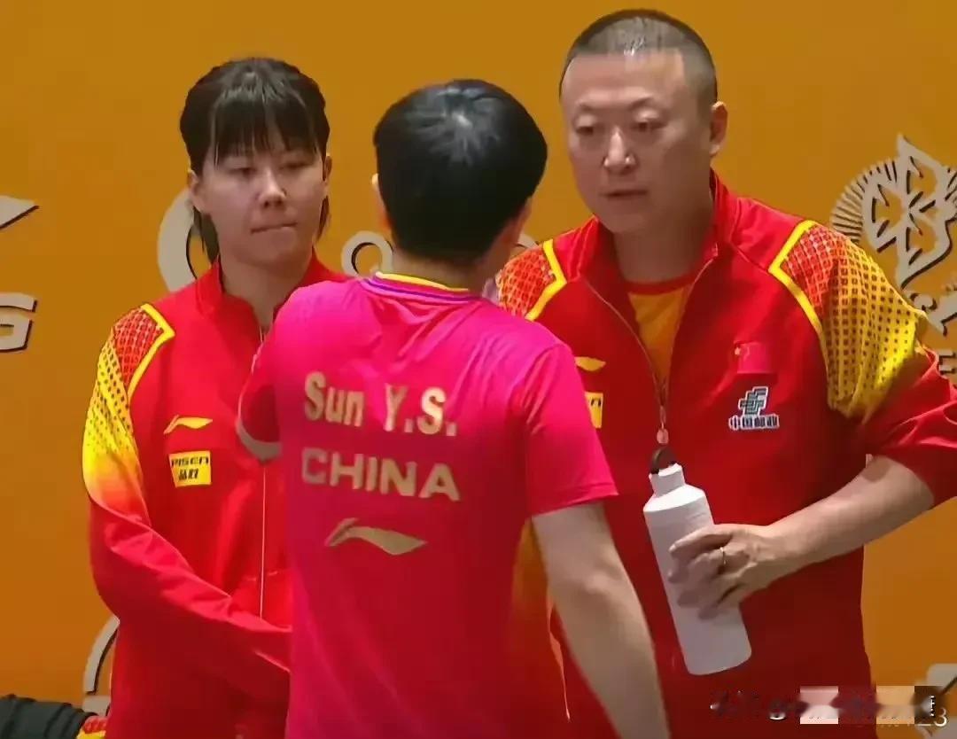 奥运会后，国乒似乎遭遇了无法预料的“滑铁卢”，那股曾令世界瞩目的士气仿佛泄了气的