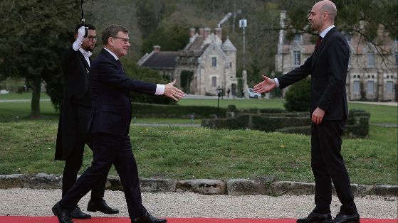 据参考消息网报道，七国集团外长会议近日在巴黎举行，美国国务卿鲁比奥缺席首日会议。