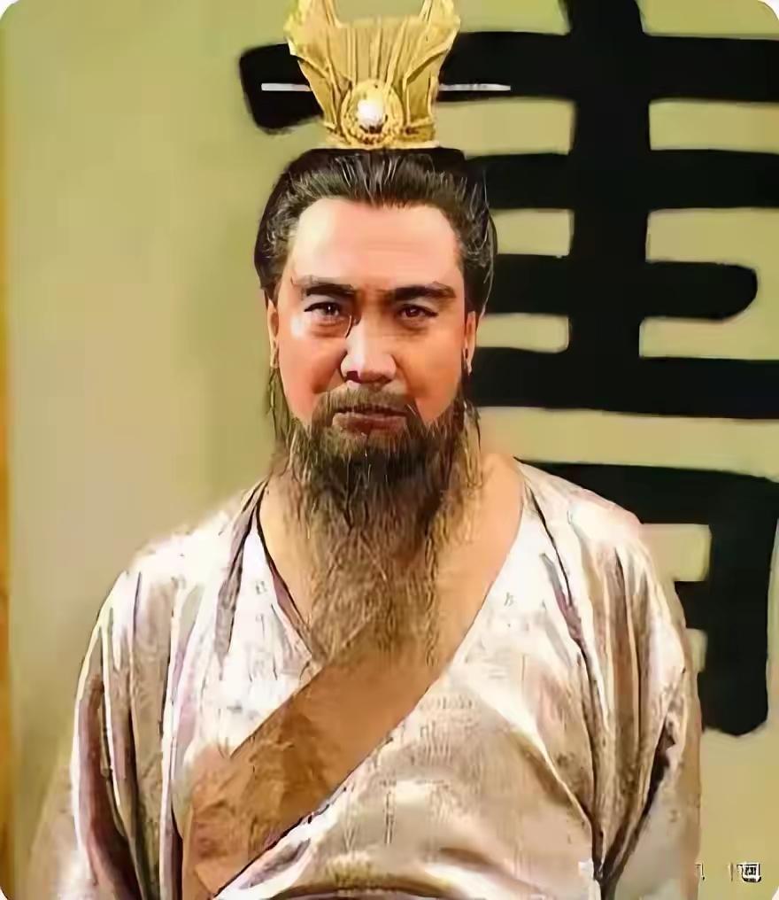 鲍国安，真有样，
曹操一角演的棒。
三国看过无数遍，
形象记心永不忘。
