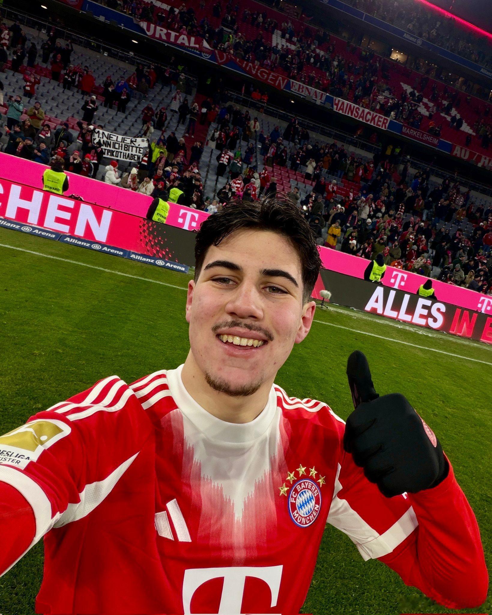 🚨🚨🚨［Kerry Hau］確認：轉會截止日驚喜——拜仁慕尼黑天才球員費利