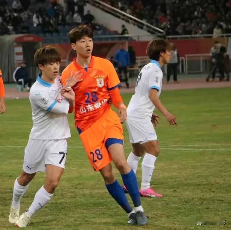今天下午18.00山东泰山队客战亚冠第六轮

看历史交锋记录，山东鲁能泰山与川崎