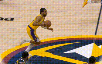 雷迪克挑战八村这个球了，不好说啊！湖人vs掘金